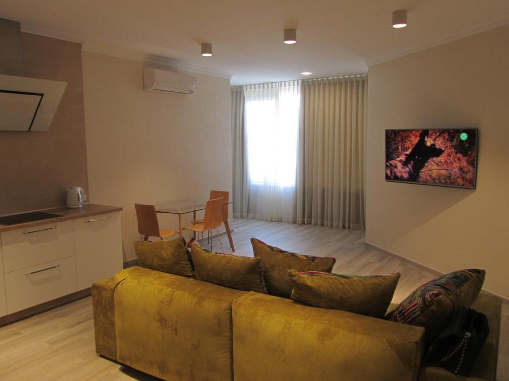 Apartments On Henuezskaya 5 โอเดสซา ภายนอก รูปภาพ