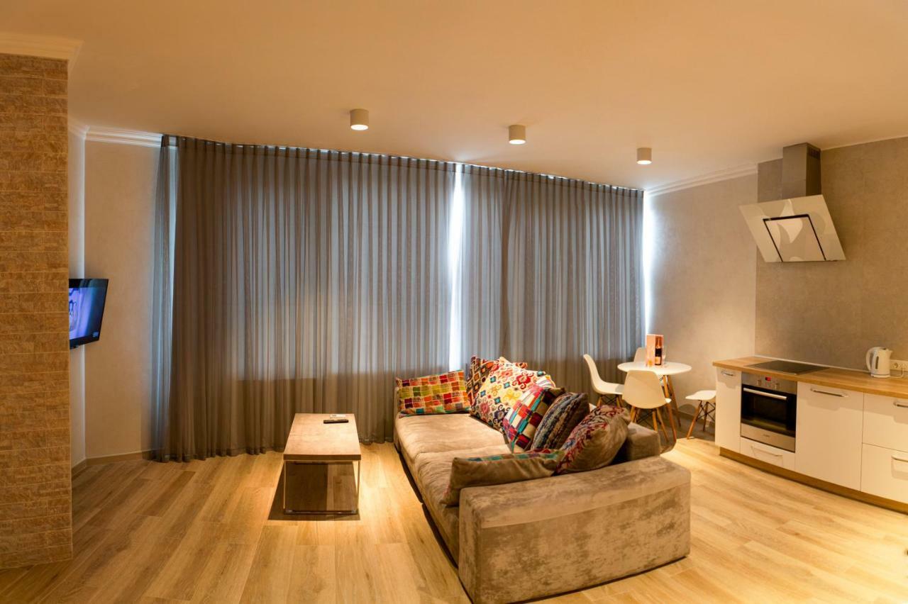 Apartments On Henuezskaya 5 โอเดสซา ภายนอก รูปภาพ