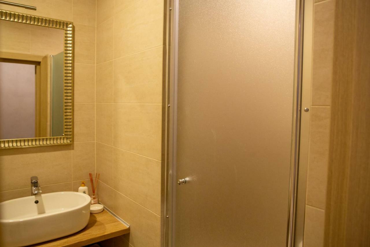 Apartments On Henuezskaya 5 โอเดสซา ภายนอก รูปภาพ