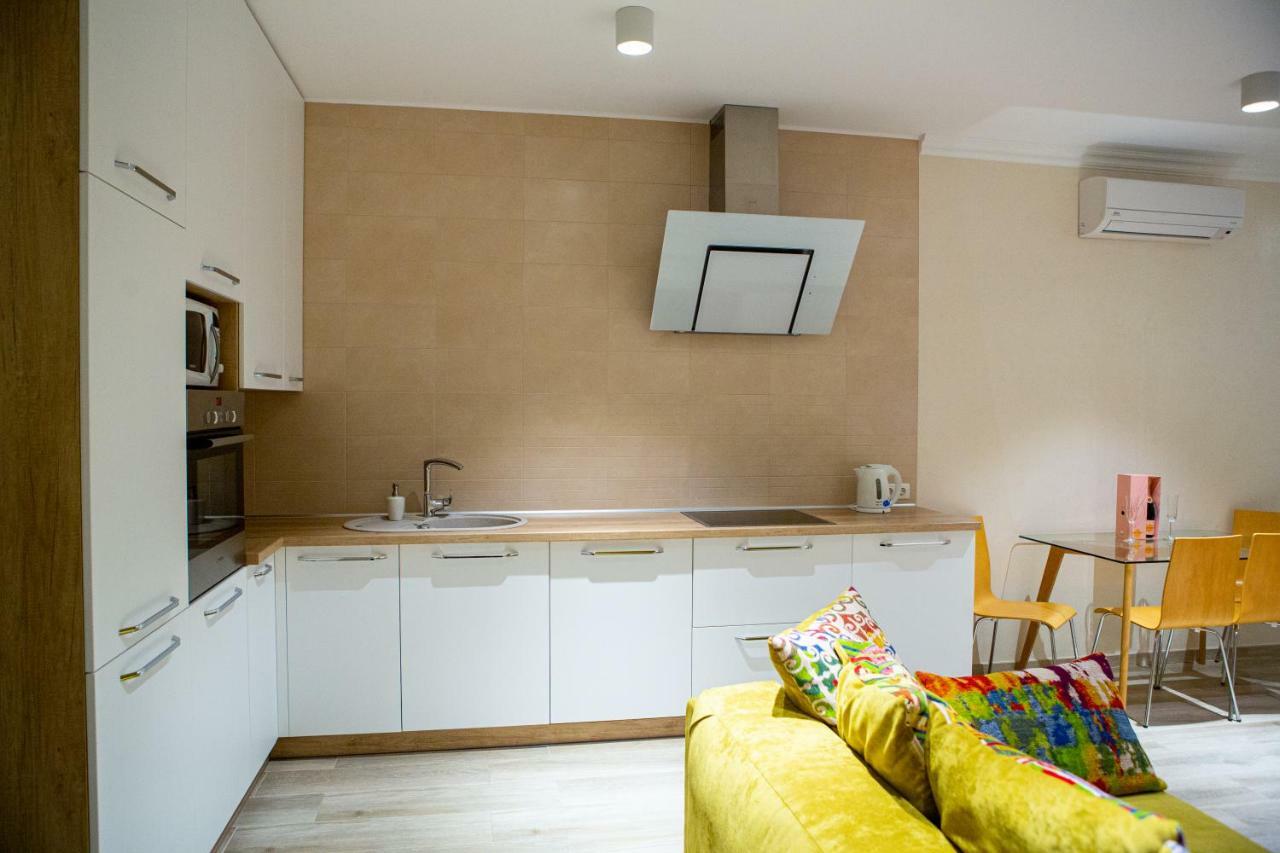 Apartments On Henuezskaya 5 โอเดสซา ภายนอก รูปภาพ