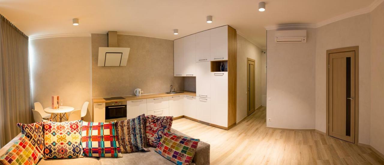 Apartments On Henuezskaya 5 โอเดสซา ภายนอก รูปภาพ